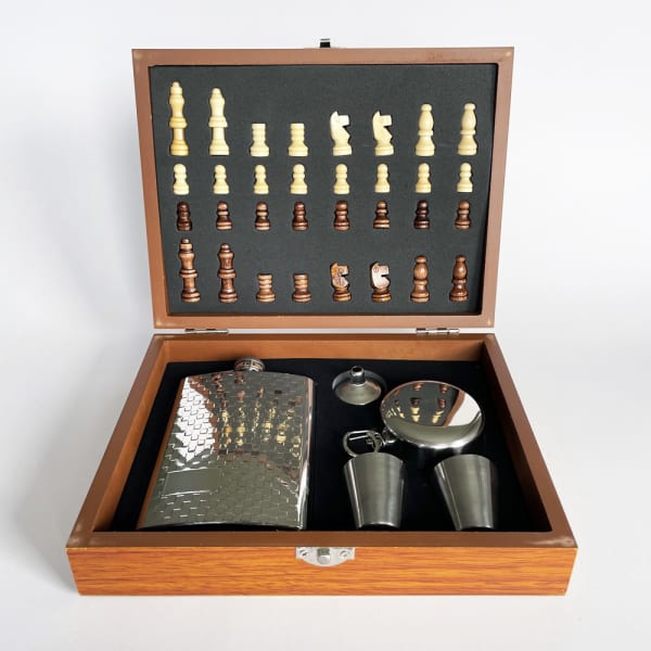 Silver Hip Flask And Chess Set MEN CAVE at World Of Decor NZ