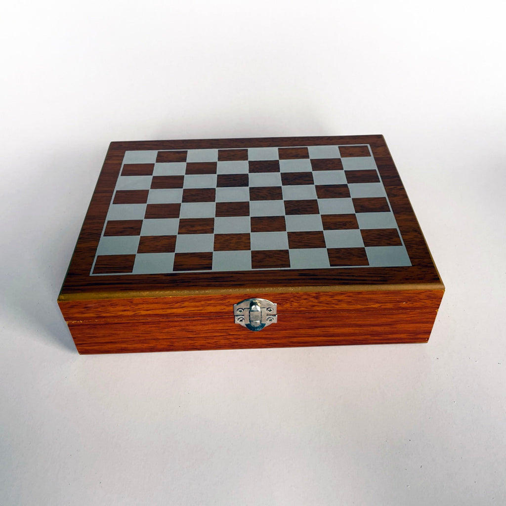 Silver Hip Flask And Chess Set MEN CAVE at World Of Decor NZ