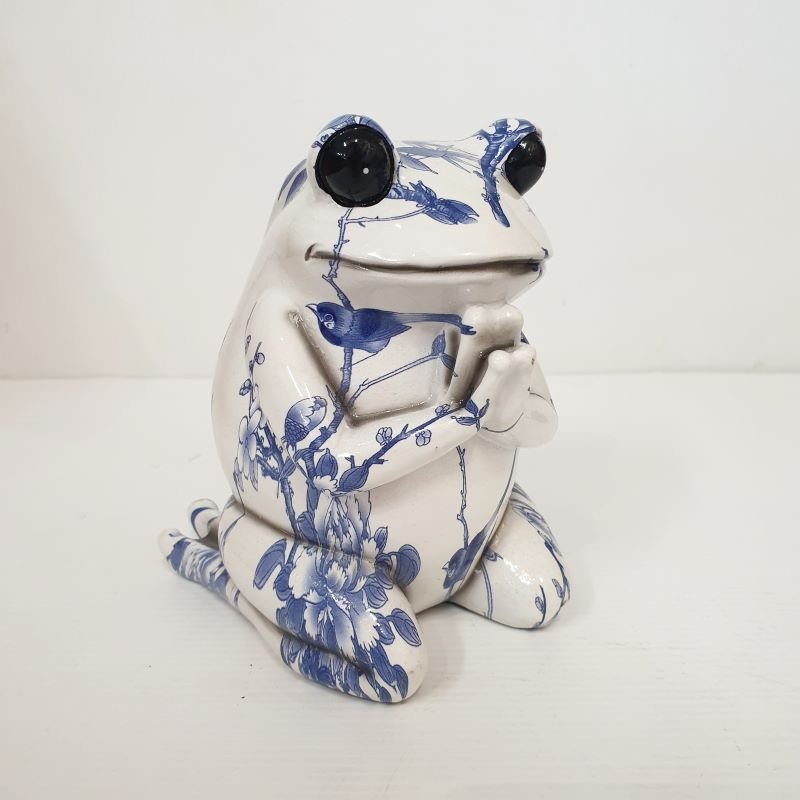 Frog Kneeling Poly Resin Figurines & Animals at World Of Decor NZ