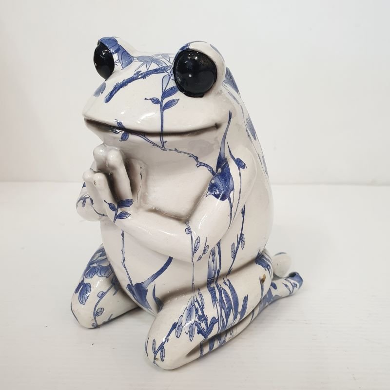 Frog Kneeling Poly Resin Figurines & Animals at World Of Decor NZ