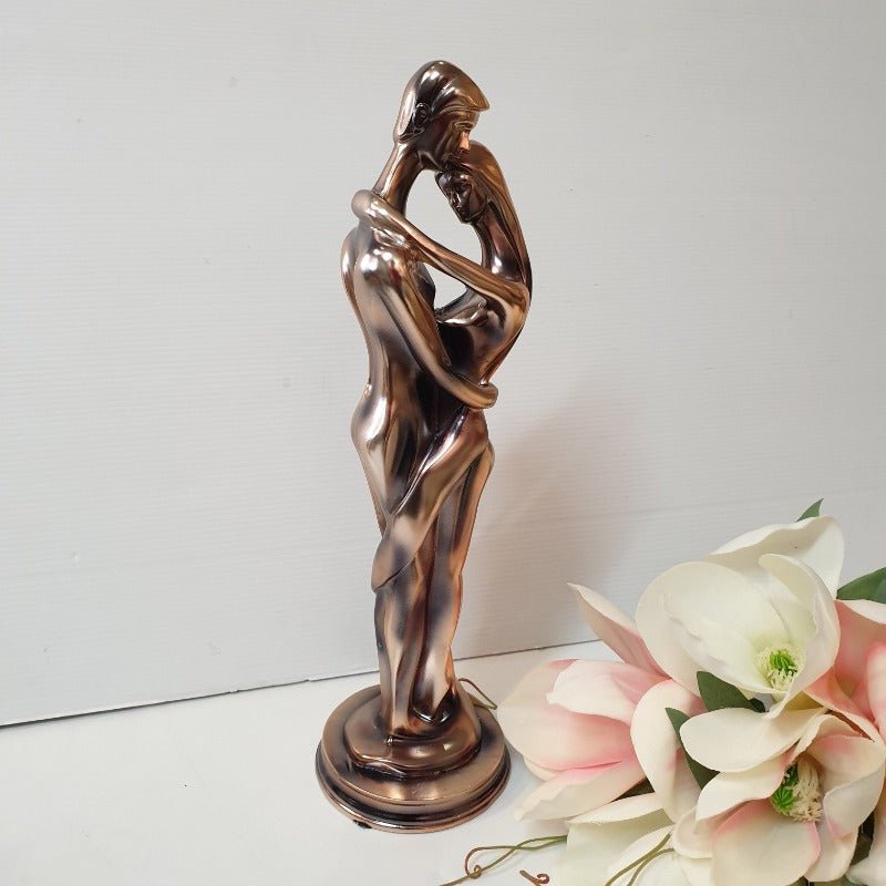 Lover Statue at World Of Decor NZ